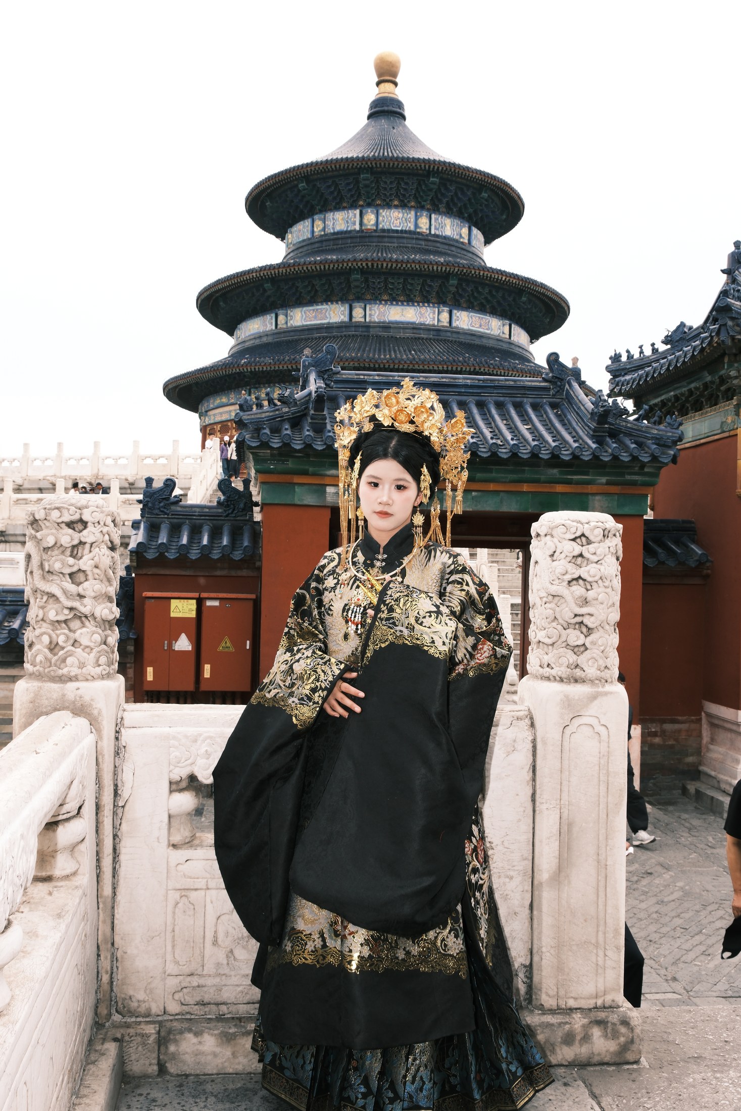 传统服饰与祈年殿肖像